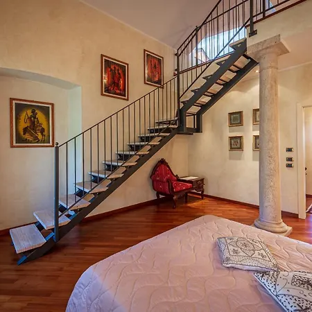 Villa Ludovica, Alba Hills *